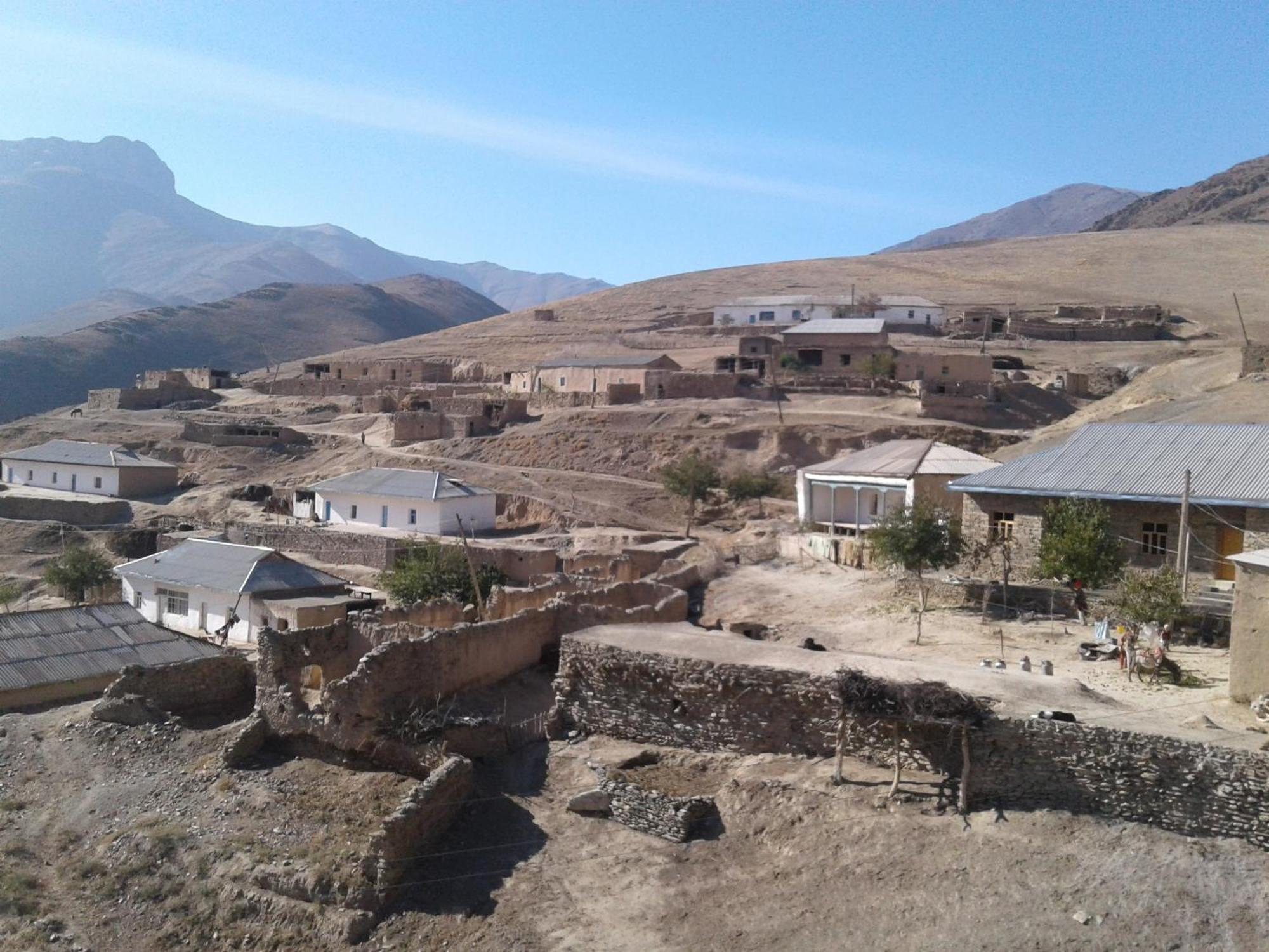 Hayat Guesthouse Nuratau Mountain Yukary-Ukhum Exterior photo